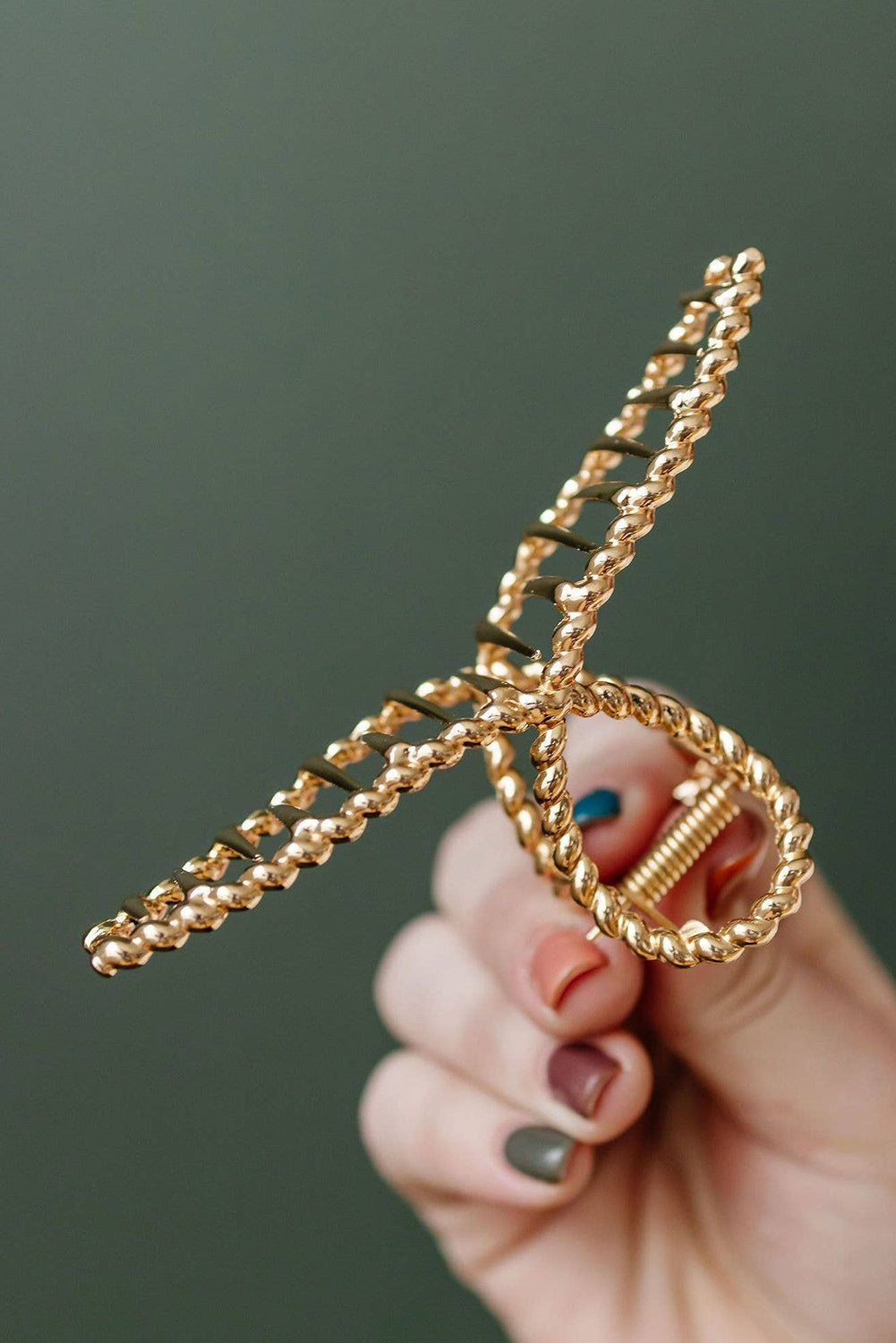 The Gold Twist Hair Clip