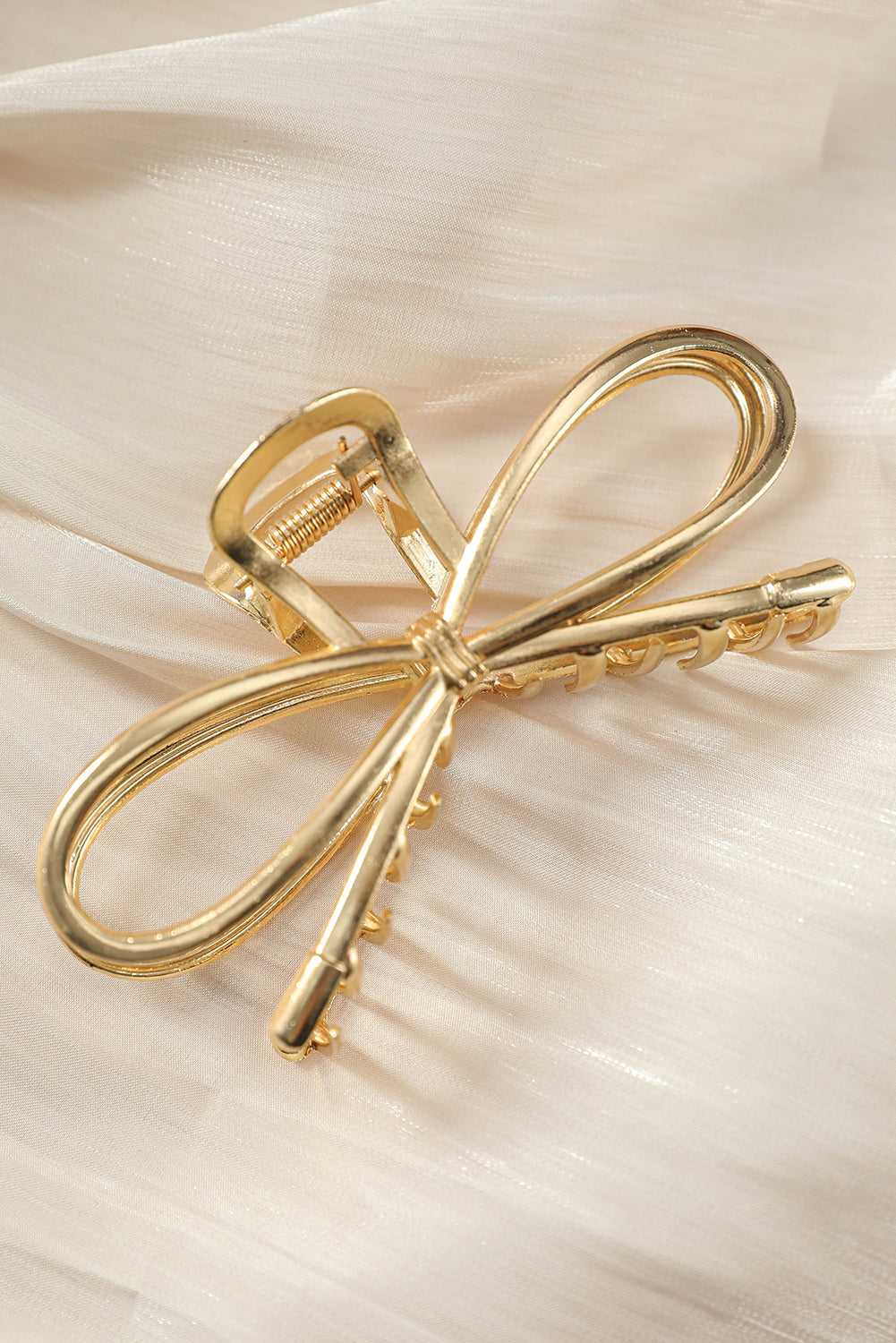 The Gold Bowknot Claw Clip