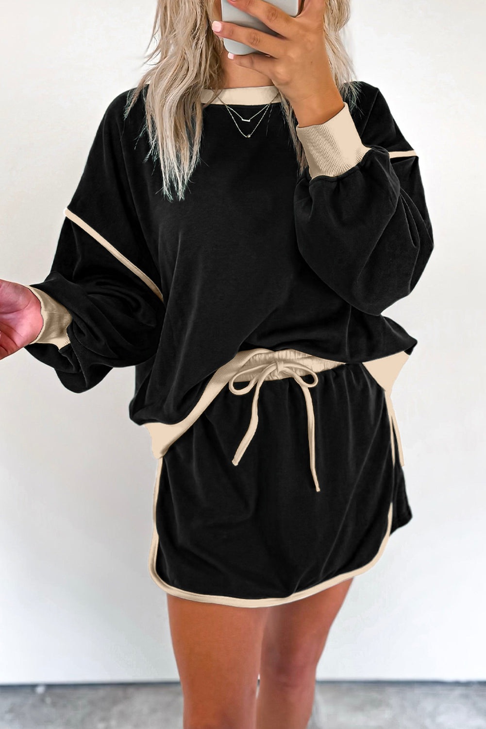 Contrast Loose Pullover and Lace-up Skort Set