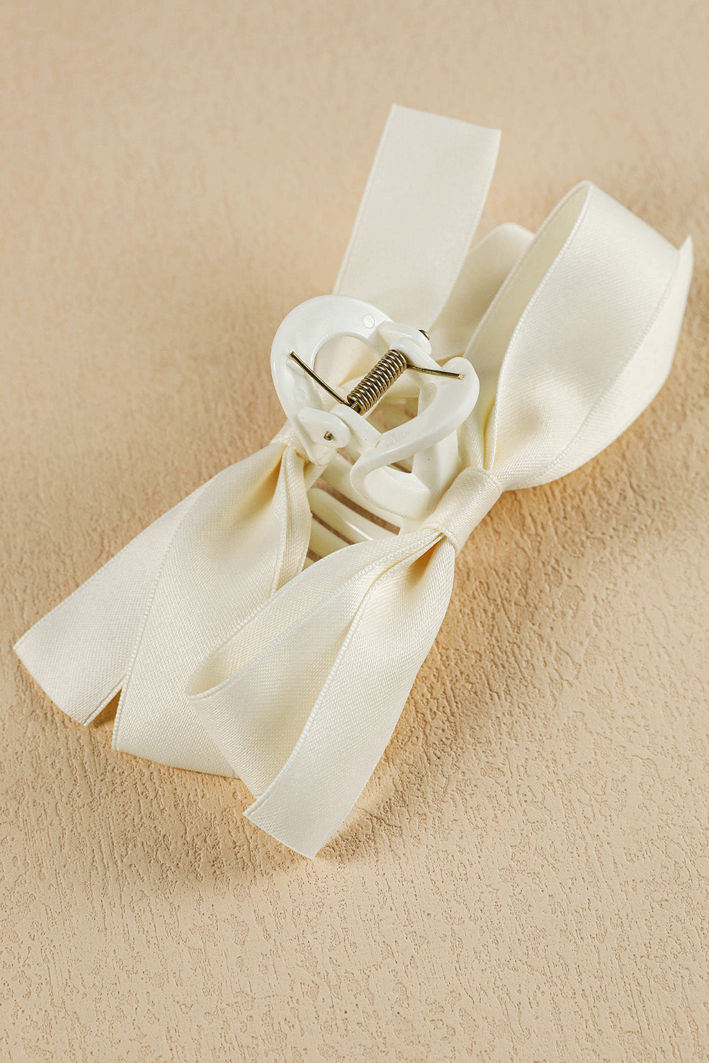 The White Bow Hair Claw Clip