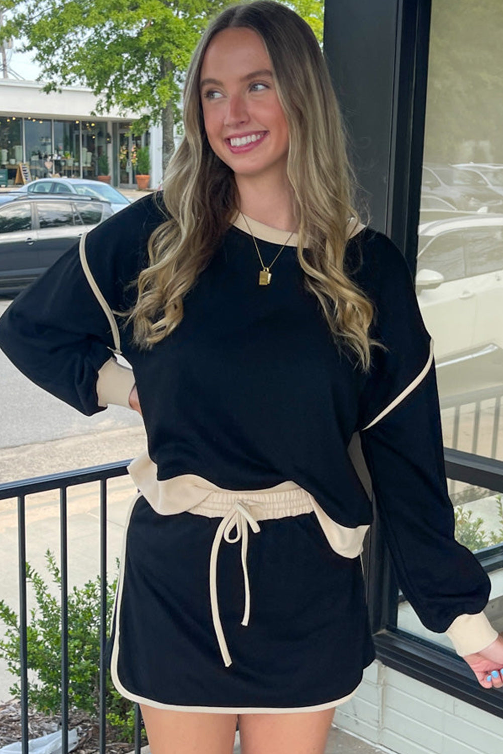 Contrast Loose Pullover and Lace-up Skort Set