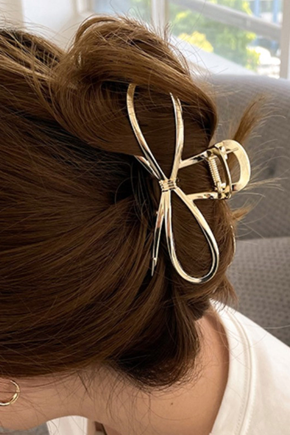 The Gold Bowknot Claw Clip
