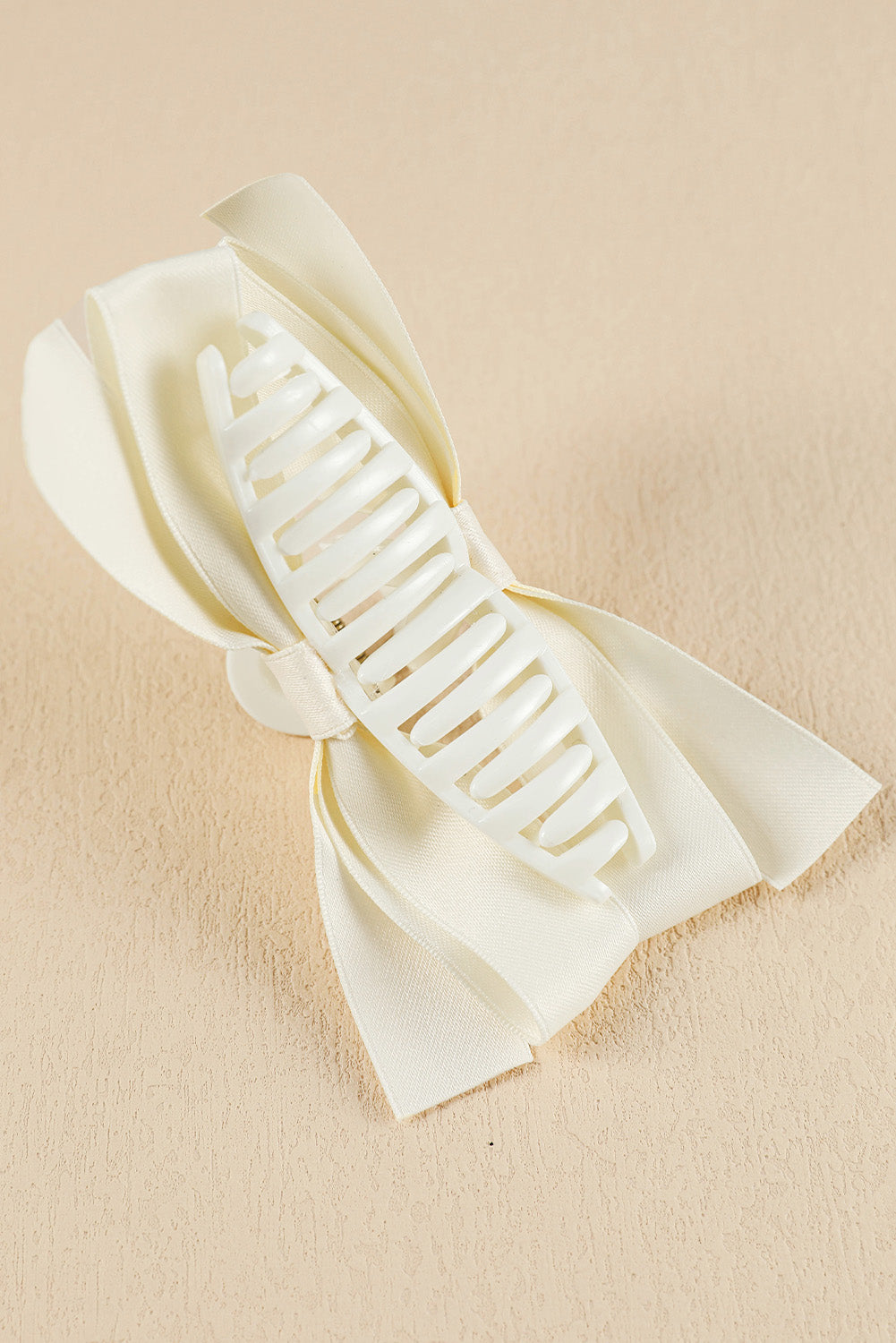 The White Bow Hair Claw Clip
