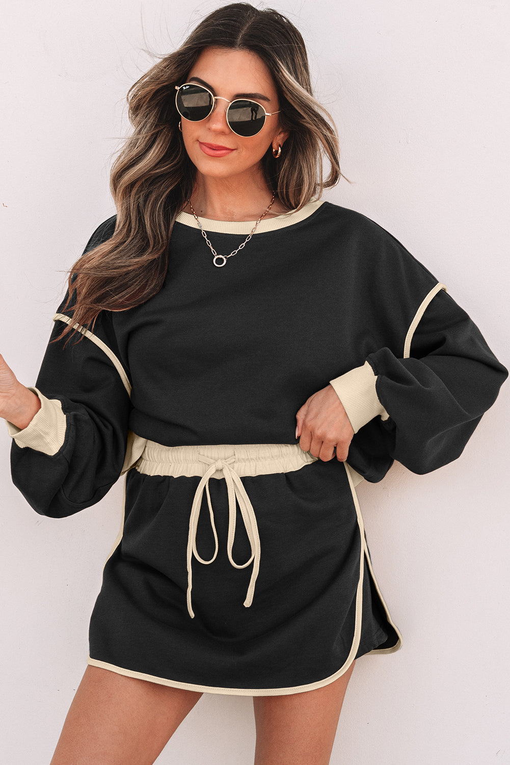 Contrast Loose Pullover and Lace-up Skort Set
