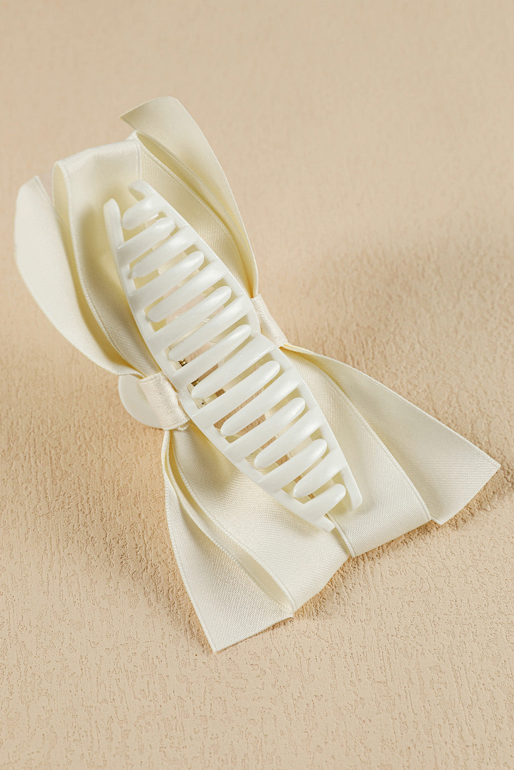 The White Bow Hair Claw Clip